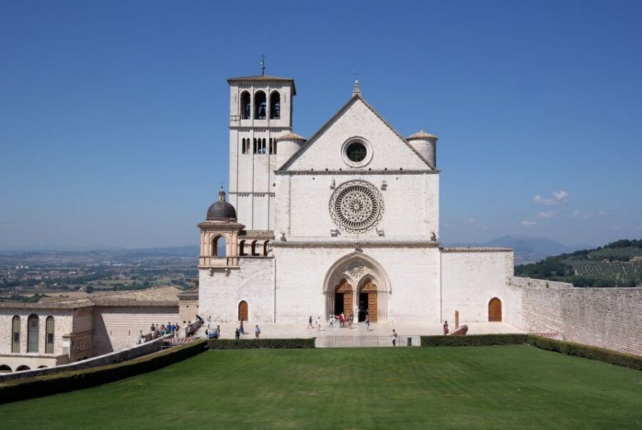 From Rome: Full-Day Assisi & Orvieto Semiprivate Tour - Assisi’s Historic Center: Inside the Walls of St. Francis