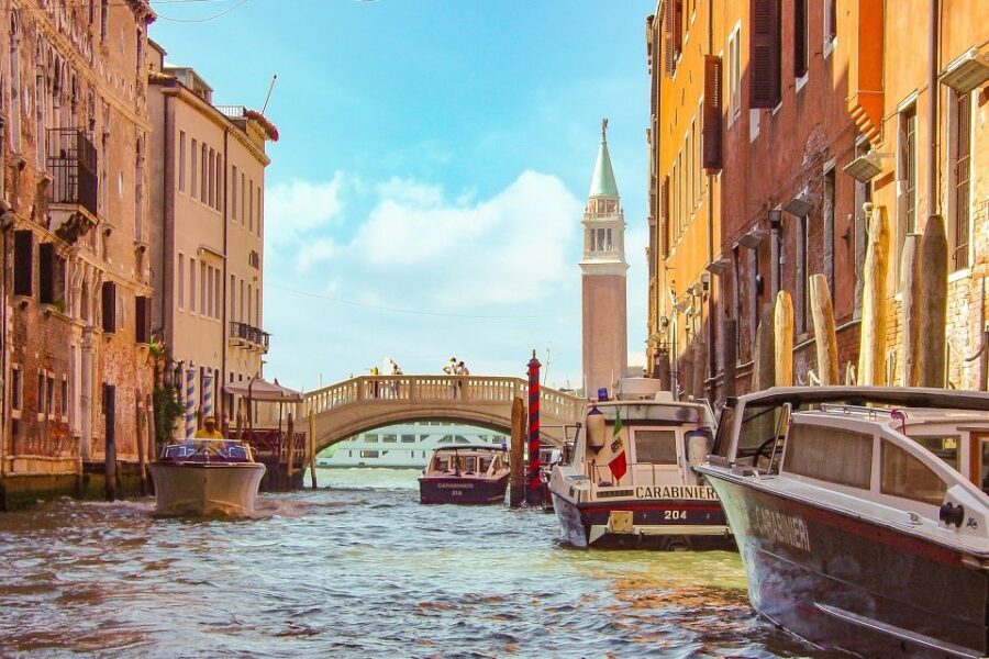 From Rome: Full-Day Small Group Tour to Venice by Train - Venice on arrival: islands, bridges, and why the guide’s context matters