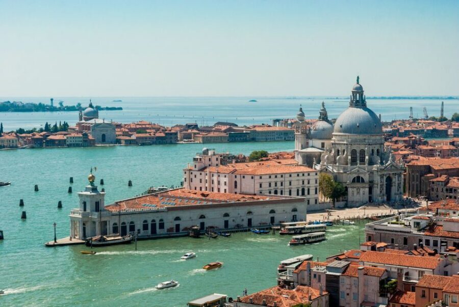 From Rome: Full-Day Small Group Tour to Venice by Train - Hotel pickup in an air-conditioned minivan: how the day starts in comfort