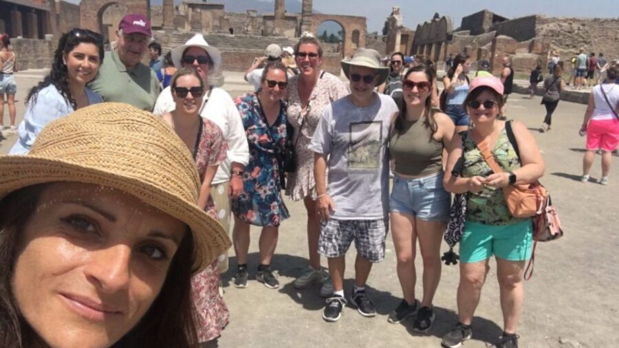From Rome: Pompeii and Naples Day Trip by High-Speed Train - Espresso, sfogliatella, and your hour to wander: what to do in the free time