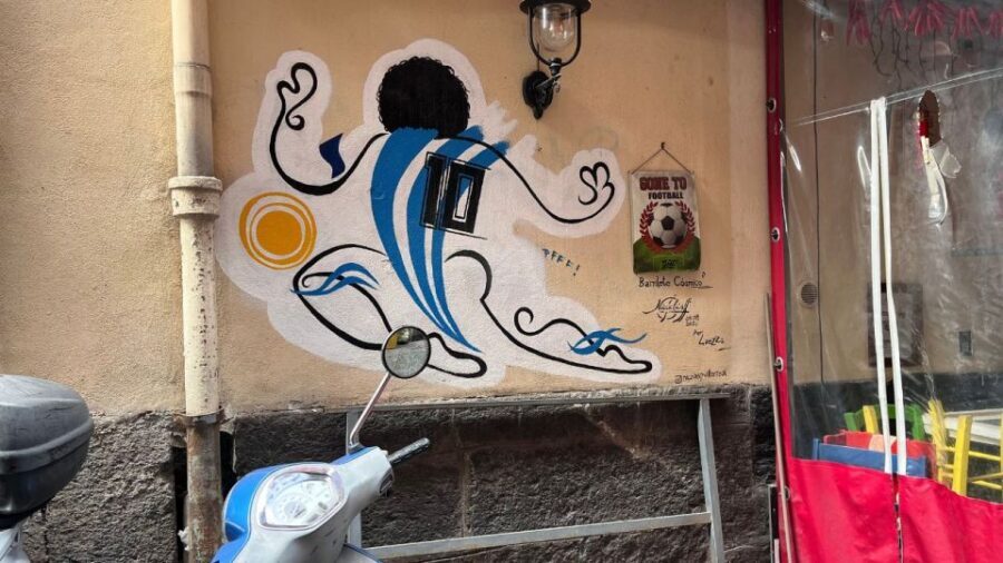 From Rome: Pompeii and Naples Day Trip by High-Speed Train - Pizza lunch in Pompeii: eating Neapolitan pizza where the story started