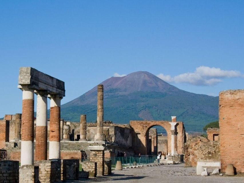 From Rome: Pompeii and Naples, Full Day Tour with Lunch - Tour assistants and the human factor that really matters