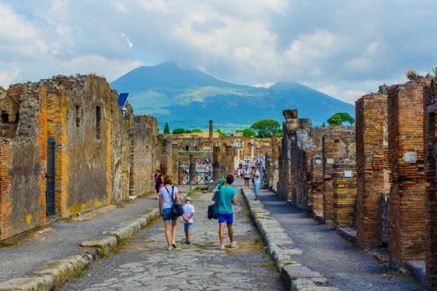 From Rome: Pompeii & Naples Private Full-Day Tour - Who this tour fits best