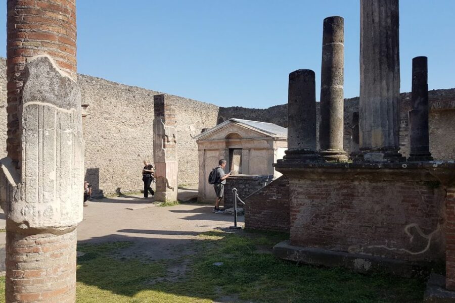 From Rome: Pompeii & Naples Small-Group Day Tour with Lunch - From Rome to Pompeii: How the day stays on track