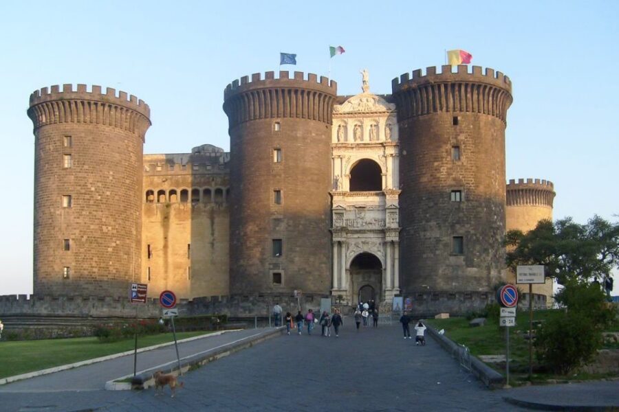 From Rome: Pompeii & Naples Small-Group Day Tour with Lunch - The lunch break in a biologic farm: what to expect (and what not to)