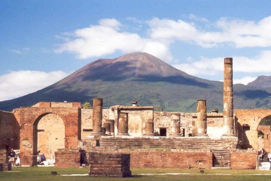 From Rome: Pompeii & Naples Small-Group Day Tour with Lunch - Who this tour suits best