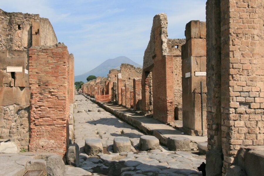 From Rome: Pompeii & Naples Small-Group Day Tour with Lunch - Pompeii’s big moments: the 2-hour guided walk you’ll remember