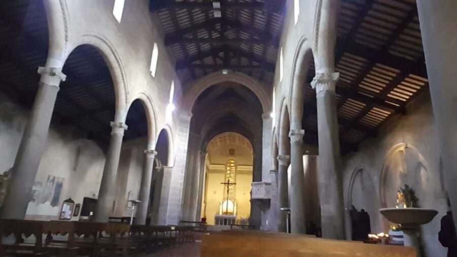 From Rome: Umbria, Assisi and Orvieto Day Tour - That first stop en route: quick photos and a guided walk