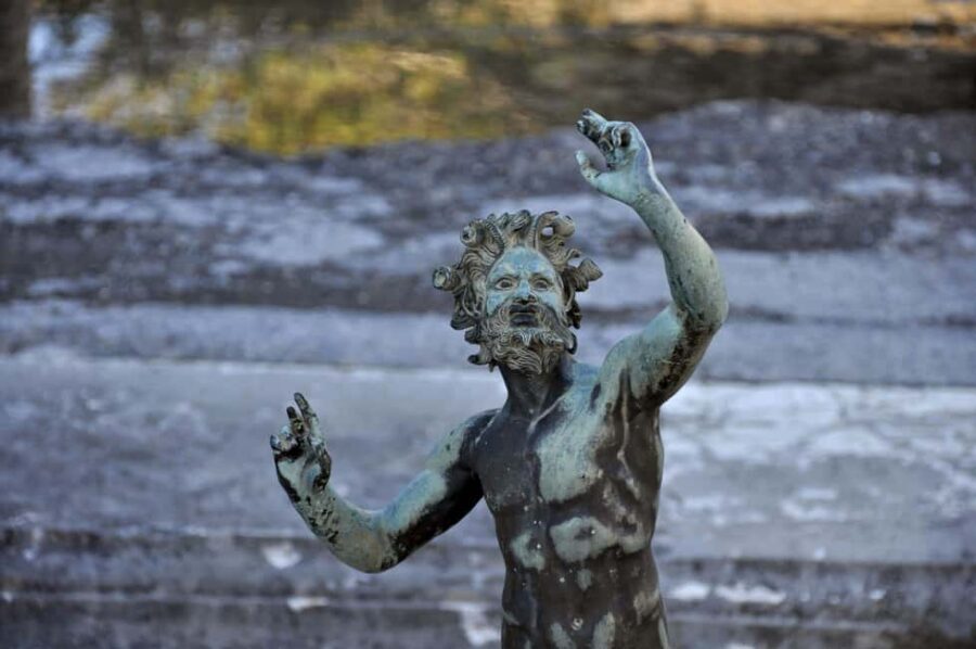 From Salerno_Pompeii Express: bus transfer+entrance ticket - The audio guide and map: Good support, not a perfect GPS