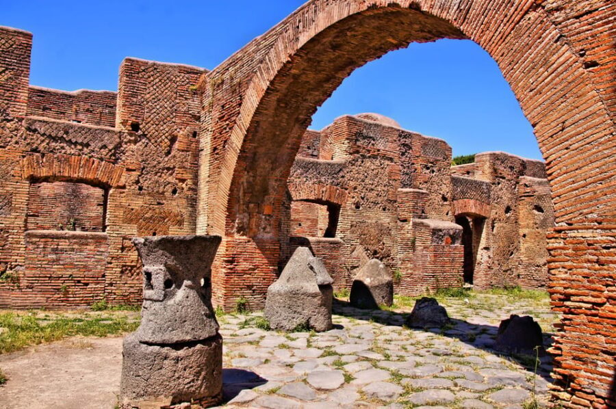 From Salerno_Pompeii Express: bus transfer+entrance ticket - Lunch in the middle: Use the 1-hour break wisely