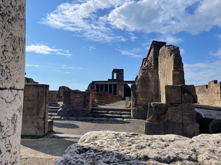 From Sorrento: Pompeii & Vesuvius tour small group - Small-group comfort and transport with Enjoy Pompeii Srl