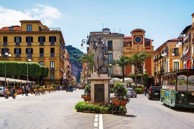 Full Day Private Amalfi Coast Tour from Naples - Live commentary and the guides: what you should listen for