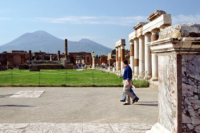 Full-Day Private Tour of Pompeii and Amalfi Coast from Rome - Positano lunch stop and the coastal drive tempo