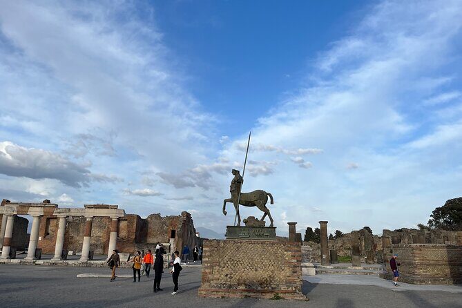 Full Day Private Tour of Pompeii and the Amalfi Coast - Lunch and Wine Tasting Near Pompeii: Worth It for Some, Easy to Skip for Others
