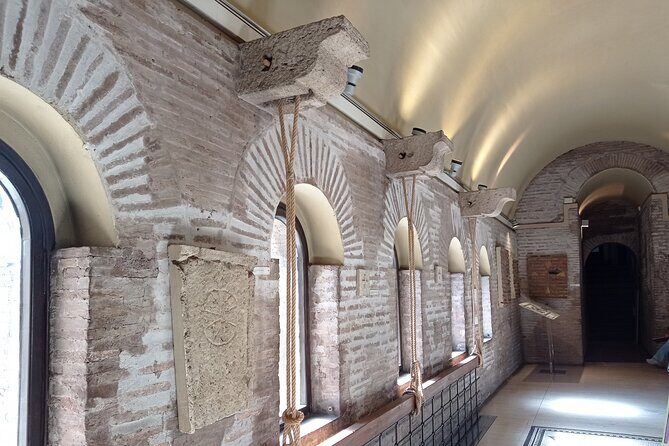 Full Day Rome Tour - A viewpoint from the bridge by the castle and the Wedding Cake area