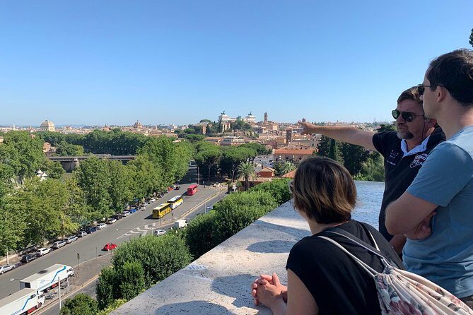 German E-Bike Tour durch Rom - Jewish quarter: walled history, today’s gathering, and food energy