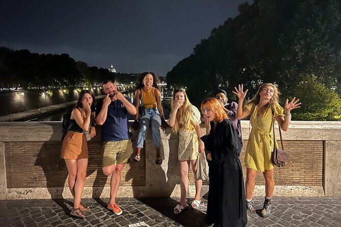 Ghost & Legends in Night Rome Walking Tour - Guides, pacing, and staying able to hear the story