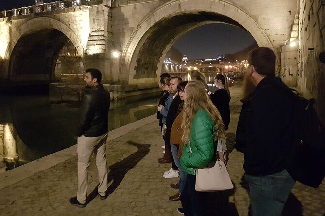Ghosts and Crimes of Rome Night Walk - The story-teller guide is the whole engine