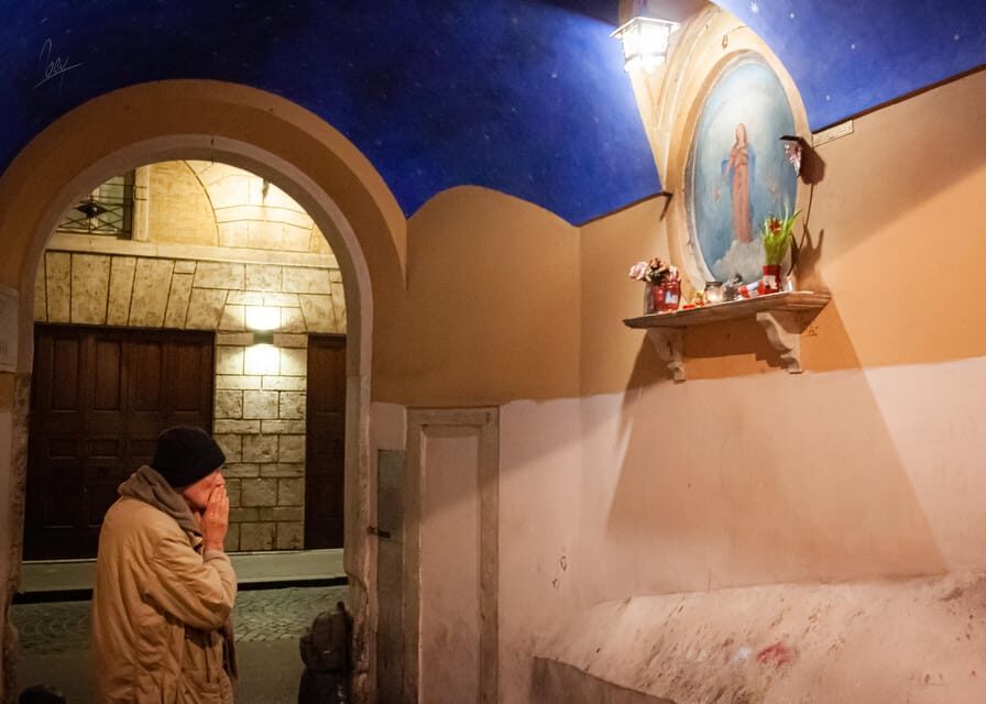 Ghosts, Legends & Mysteries of Rome Tip-Based Walking Tour - Fountain of the Mask: Small Stop, Big Atmosphere