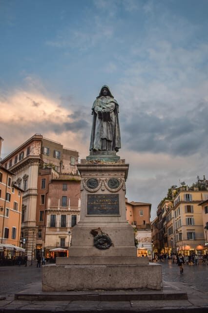 Ghosts, Legends & Mysteries of Rome Tip-Based Walking Tour - Farnese Palace and Campo de’ Fiori: Where the Story Gets Grounded
