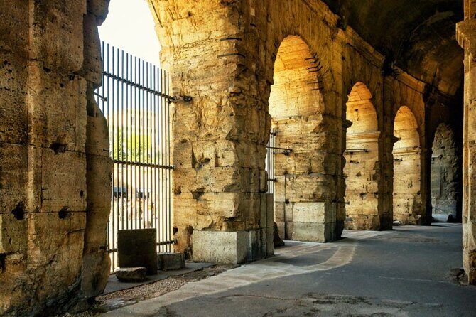 Gladiators & Saints: Colosseum Arena and St. Peter's Prison Tour - Crowd Control and the Guide Factor (Giogia Is a Highlight)