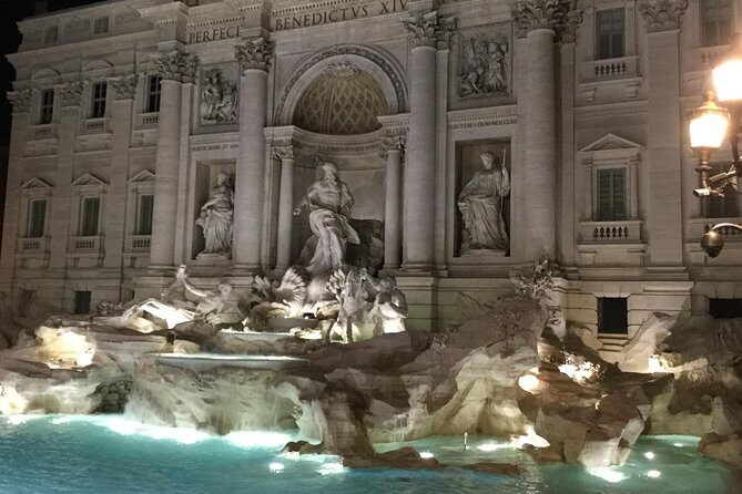 Golf Cart VIP tour of Rome with Driver and Tour Guide (3 or 5hrs) - Piazza Venezia, Via del Corso, and Circus Maximus: big space, quick reads