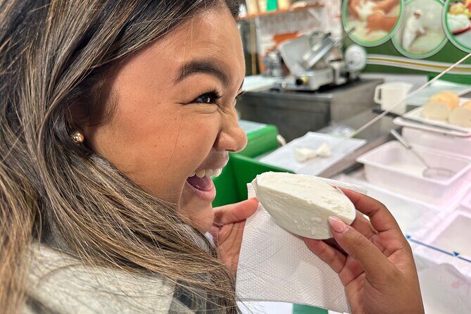 Gourmet Street Food and Guided Sightseeing Tour In Rome - Street Food + Sights in 2½ Hours: What the format feels like