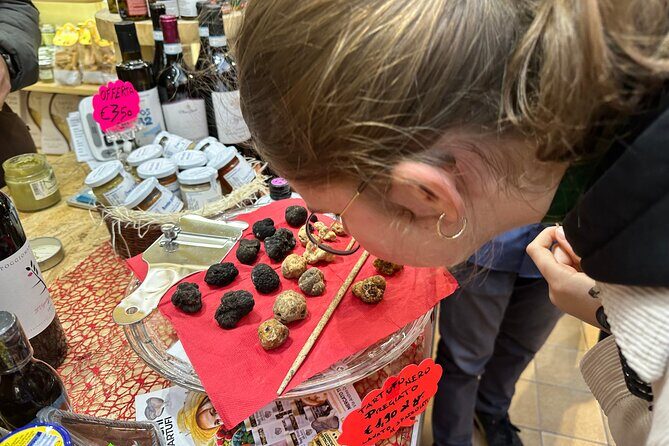 Gourmet Street Food and Guided Sightseeing Tour In Rome - Largo Argentina (Area Sacra): Caesar’s shadow and Roman ruins