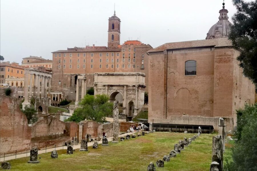 Guided tour of Roman Forum & Palatine Hill - Domus Augustana: where the tour tightens the story