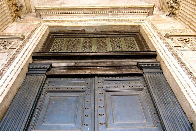 Guided Tour of the Pantheon - Dress code and comfort: small rules that affect your entry
