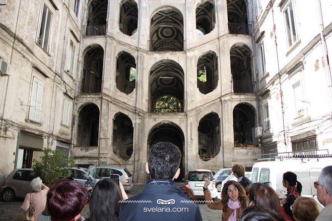 Guided tour of the Sanità District with an art expert - The 9:30 route: meeting point, finish point, and how to plan your day