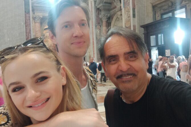 Guided tour of the Vatican Museums - VIP service - St. Peter’s Square: Bernini’s colonnades, an Egyptian obelisk, and what to notice