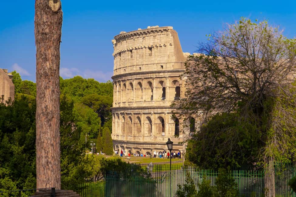 Guided Tour to the Palatine Coliseum and Roman Forum - Small groups and audio devices: how you avoid the Rome confusion