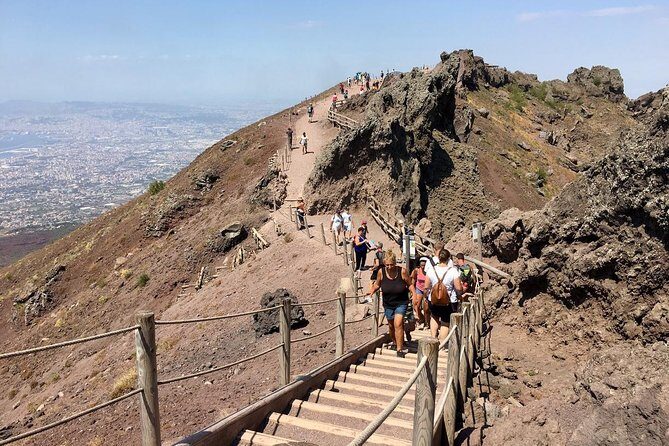 Half-Day Trip to Mt. Vesuvius from Naples - Vineyard stop with wine tasting: when it happens and what to expect