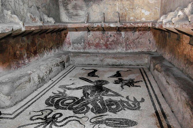 Herculaneum Private Tour with an Expert Archaeologist - The ancient beach and boat sheds: skeleton remains in context
