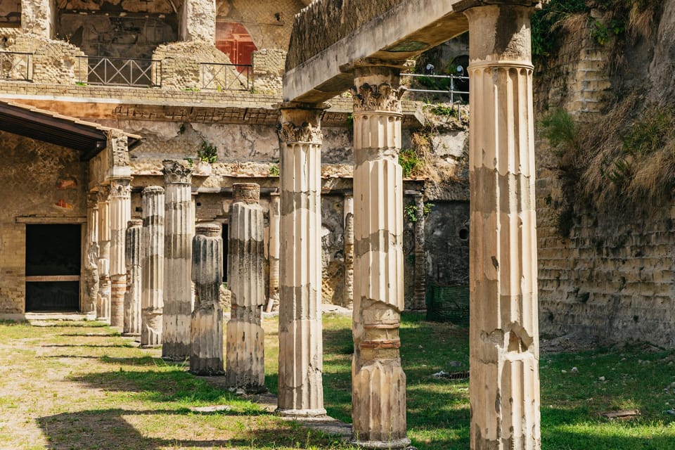 Herculaneum: Skip-the-Line Guided Tour with Archaeologist - Thermal Baths, Gymnasium, and the City’s Daily Rhythm