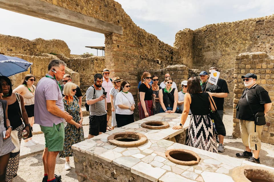 Herculaneum: Skip-the-Line Guided Tour with Archaeologist - Casa di Nettuno ed Anfitrite: Neptune’s World of Art