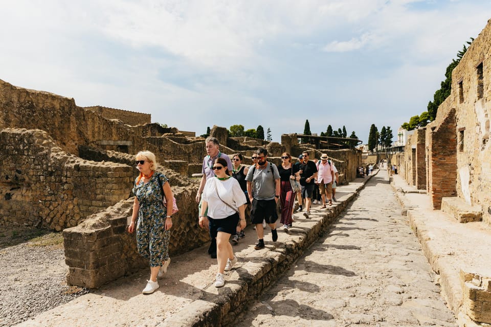Herculaneum: Skip-the-Line Guided Tour with Archaeologist - Why Herculaneum Feels Different From Pompeii