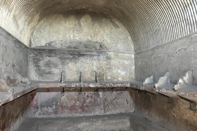 Herculaneum - Small Group Tour - Shops, baths, and the main street: seeing the city work