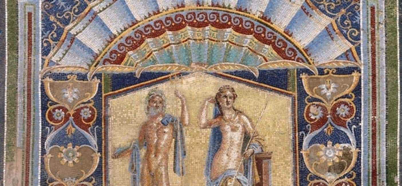 Herculaneum: Tickets & Tour with a Local Archaeologist - Casa dei Cervi: art, status, and everyday living