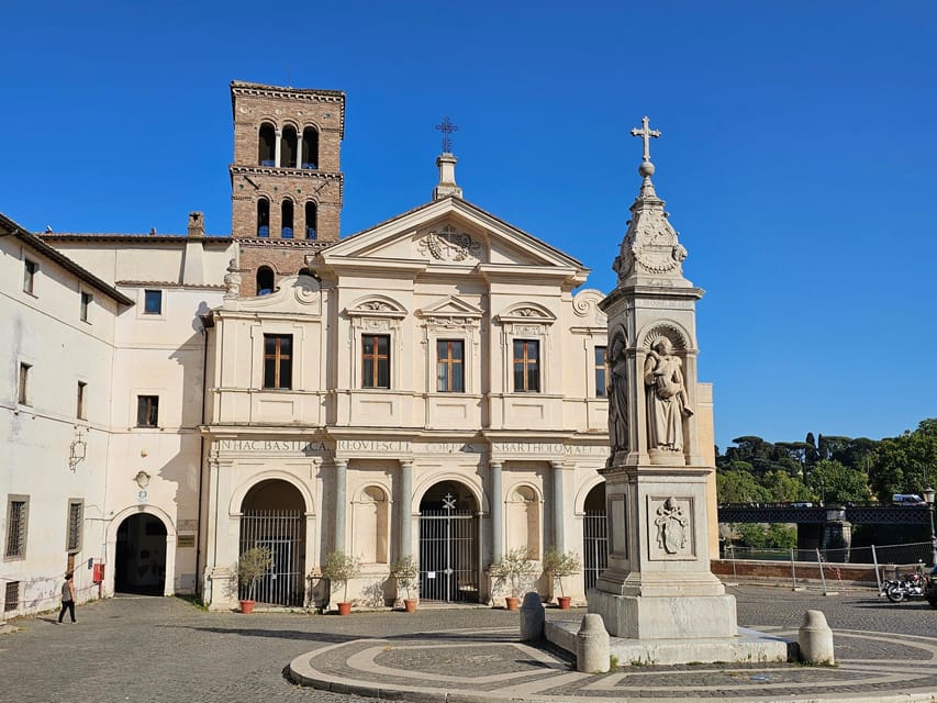 Hidden Gems of Rome Walking Tour - Piazza Benedetto Cairoli: a park stop that slows the pace