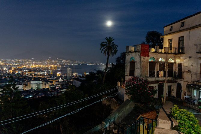 Highlights & Hidden Gems PRIVATE Walking Tour: Naples Delights - Pace, fitness, and what to wear for central Naples
