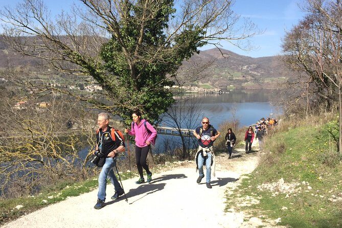 Hike Lake Castle and Good Food! - Who should book the hike Lake Turano + Good Food day with Paolo