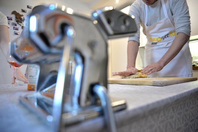 Home Cooking Class in Rome:Colorful Gnocchi & Gnocchi alla Romana - Finding Via di Gesù e Maria and settling into a real-home setting
