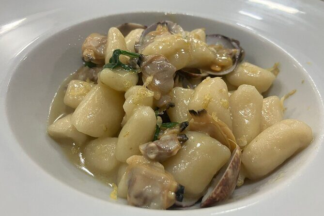 Homemade Pasta And Seafood Cooking Class with Dinner - Why a home kitchen in Naples beats a restaurant class