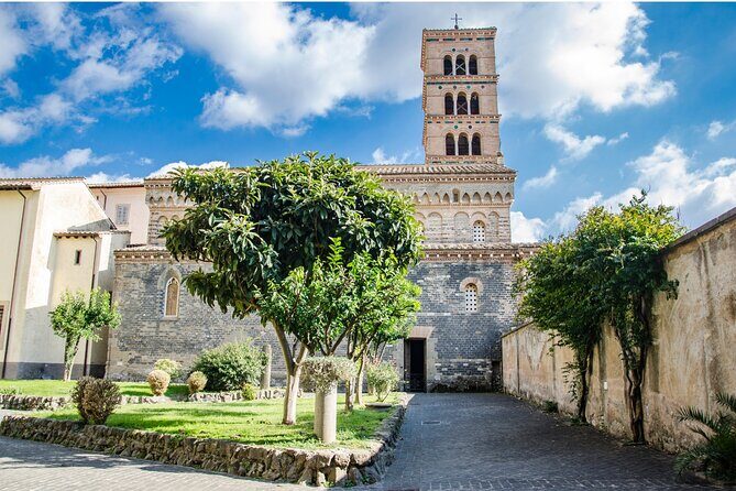 Hop-on-Hop-off Tour of the Castelli Romani from Rome - Tour 1 - Marino: the fountains that give wine (and why it’s so memorable)