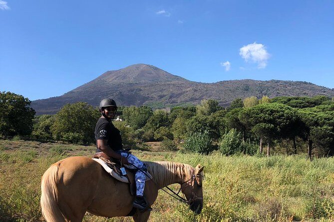 Horseback Riding on Vesuvius - Entering the Vesuvius ride zone from Pompeii