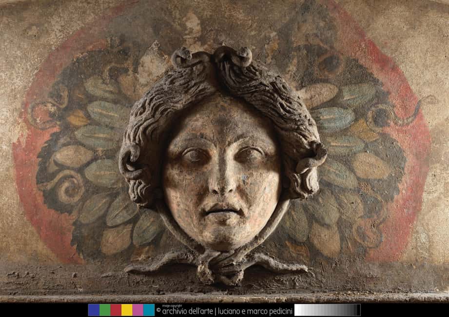 Hypogeum of the Crystallines Standard Visit - Walking Neapolis’ Ancient Road and Meeting the 4th-Century Tombs