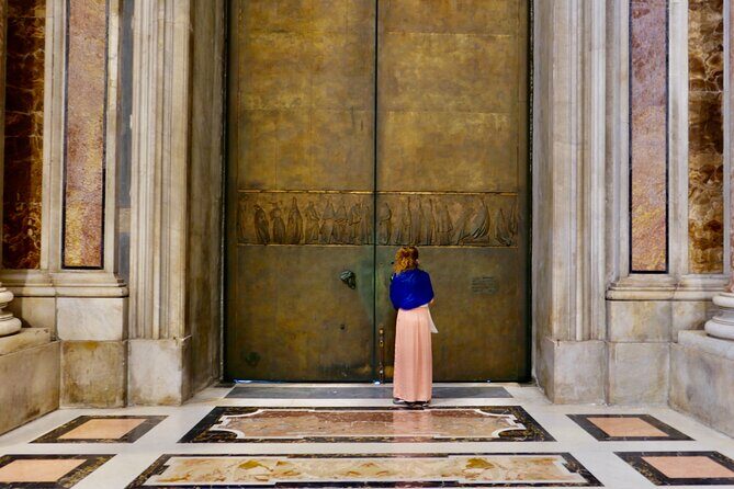 In-depth Guided Tour of St. Peter's Basilica & Square - Group Size, English, and the Headset That Makes It Work