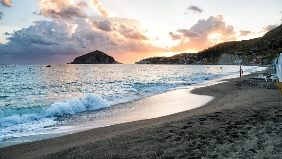 Ischia: Sant'Angelo e Maronti with Transfers from Naples - FAQ